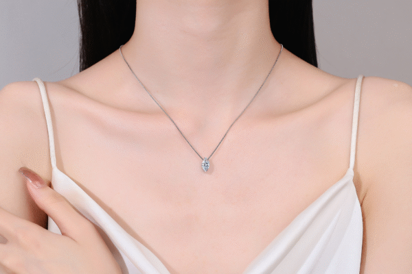 Moonleaf – 1ct Marquise Moissanite Necklace