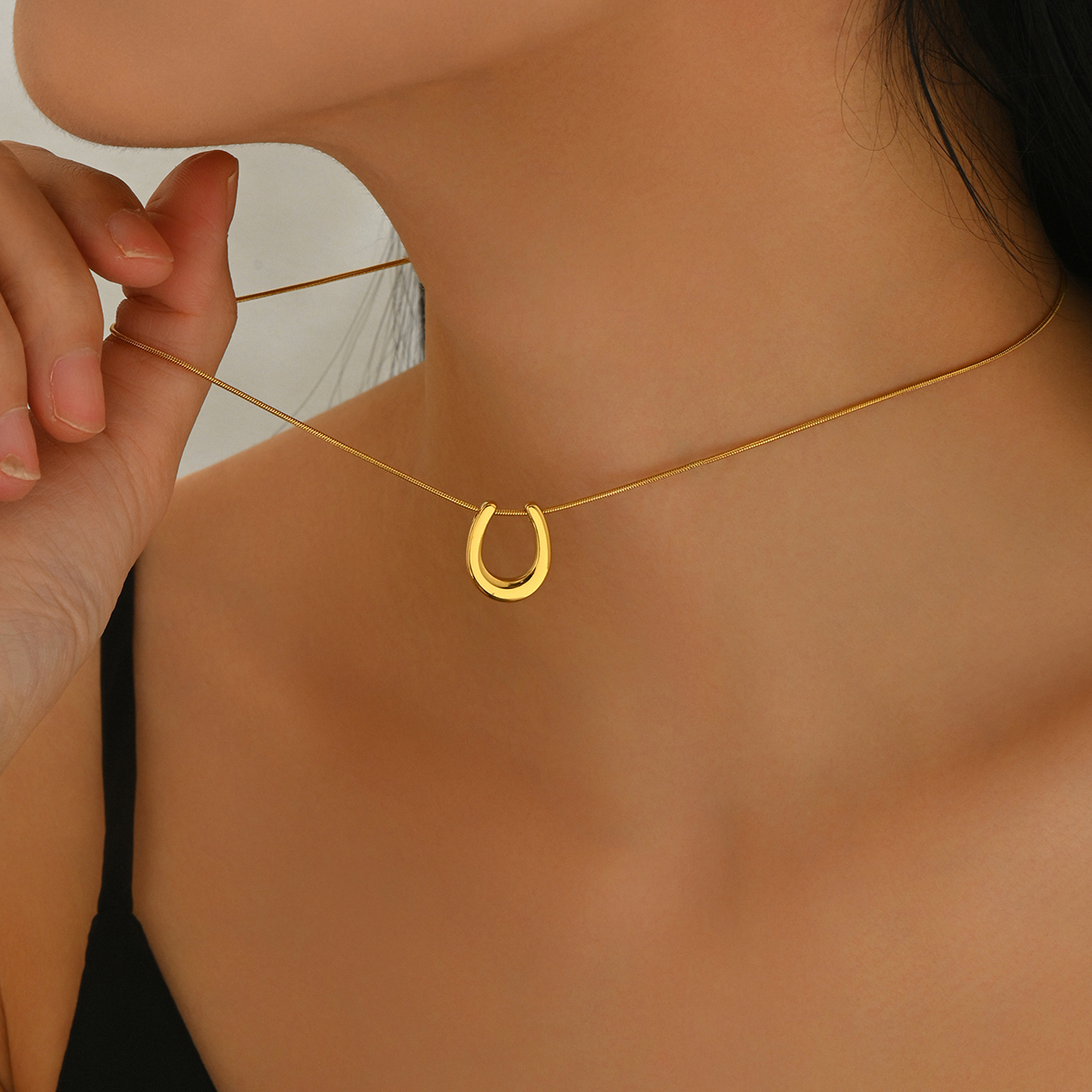 Lucky Horseshoe Pendant Necklace - Image 3